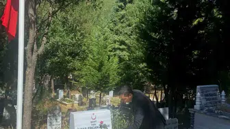 Şaphane'de şehit İlyas Ercan Aslan anması kabri başında gerçekleştirildi