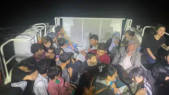 Çanakkale açıklarında 37 kaçak göçmen ve 2 organizatör yakalandı