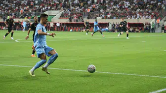 Süper Lig'de Amed Sportif ve Trabzonspor'un ilk yarısı 1-1 berabere bitti