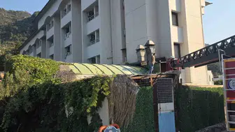 Marmaris'teki oteldeki baca yangını paniğe neden oldu