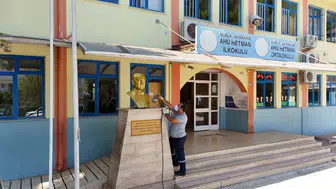 Marmaris'te okul bahçeleri yeni dönem için hazırlanıyor