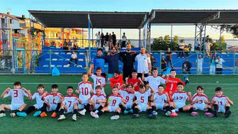 Körfez Gençlerbirliği U12 takımı minikler turnuvasında rakip tanımadı