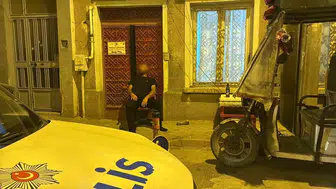 Polis, sandalyede sızan kişiyi vatandaşın ihbarıyla uyandırdı