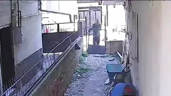 İznik'te gündüz vakti kapı hırsızlığı: Hurdacı şok etti