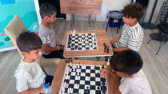 Germencik'te çocuklar satrançla yaz tatilini değerlendiriyor