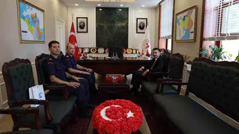Sahil güvenlik komutanından kaymakama nezaket ziyareti