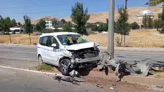 Diyarbakır'da trafik kazasında iki kişinin yaralandığı bildirildi