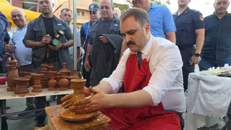Karacasu'da 37. Afrodisias Festivali'nde protokol çömlek yapımında buluştu