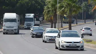 İzmir'de temmuz ayında trafiğe katılan yeni araç sayısı artarken, devri azaldı