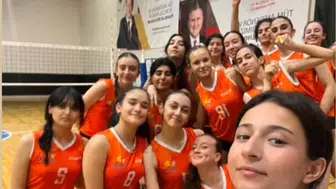 Malatya voleybol takımı Türkiye'nin en iyi 8'i arasında