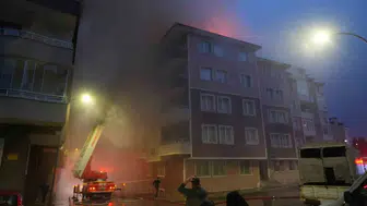 Erzurum'da apartman çatısında yangın paniği