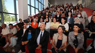 Gebze'de üniversiteye yeni başlayan öğrencilere 12 bin TL eğitim desteği