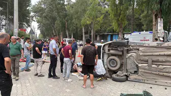 Osmaniye'de trafik kazası: hafif ticari araç ile otomobil çarpıştı, 5 yaralı