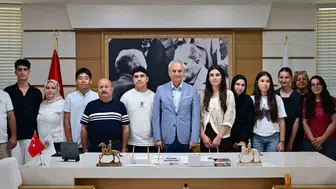 Kepez'den gençlere burs müjdesi: LGS ve YKS başarılarıyla gururlandık