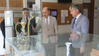 Kütahya'da eğitim faaliyetlerini denetleyen Mahmut Kurtaran önemli ziyaretlerde bulundu
