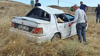 Yalvaç'ta otomobil şarampole devrildi, sürücüsü hastaneye kaldırıldı