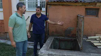 Sivas'ta namaz kılarken yavru kediyi kurtaran temizlik görevlisi