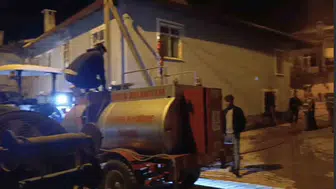 Muhtarın hızlı müdahalesiyle yangın büyümeden söndürüldü