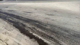 Eskişehir'de motor yağı trafiği felç etti
