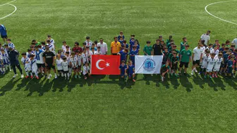 Tuzla'da genç futbolcular 30 Ağustos Zafer Kupası için ter döktü