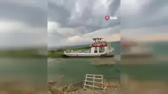 Elazığ'da fırtına feribot seferlerini etkiledi