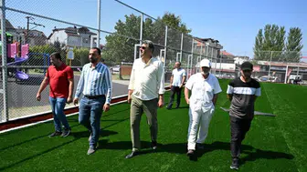 Kartepe'de gençlere yönelik iki yeni halı saha yapılıyor