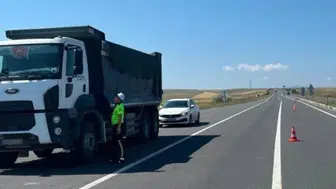 Kars'ta şehirler arası yollarda trafik güvenliği denetimleri devam ediyor