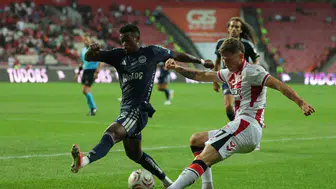 Fenerbahçe, Samsunspor karşısında ilk yarıyı önde tamamladı