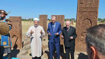 Cumhurbaşkanı Erdoğan Ahlat'ta tarihi bir gün geçirdi