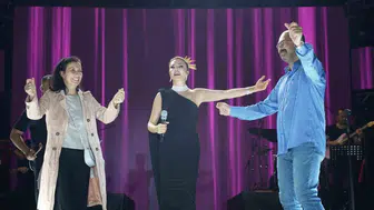 Tosya'da zafer bayramı coşkusuyla ebru yaşar rüzgarı esti