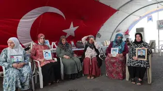 Diyarbakır anneleri, PKK ve YPG-SDG'nin feshi hakkında duygularını paylaştı