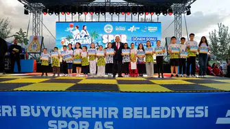 Kayseri'de 15 bin gencin spor coşkusu: Başkan Büyükkılıç kapanış programında