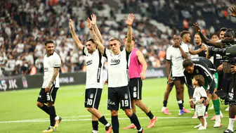Beşiktaş, Hradec Kralove'yi bir kez daha yenerek play-off turuna yükseldi