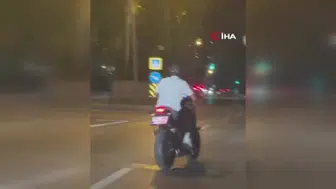 Kırmızı ışıkta drift atan motosikletli, trafiği tehlikeye soktu