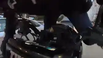Sivas'ta motosiklet takla attı: kazanın anı kamerada