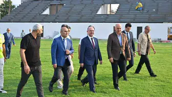 Osmaniye 7 Ocak Stadyumu'nun yenileme süreci hızla ilerliyor