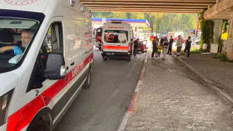 Aksu'da otomobil ve tır arasında çarpışma: Yaralı yok, hasar var