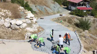 Tarsus'ta ulaşımı kolaylaştıran yeni parke çalışmaları