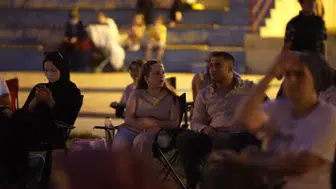 Düzce Belediyesi'nde film gecesi, evlilik teklifiyle unutulmaz oldu