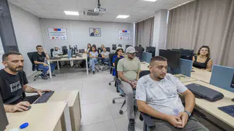 Mersin'de gençler için ücretsiz yazılım uzmanlığı eğitimi sürüyor