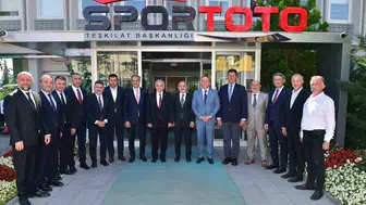 Akyazı'da 8 mahalleye yeni spor tesisleri inşa ediliyor