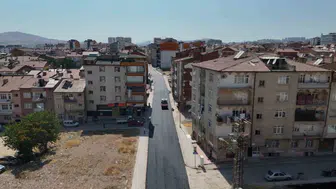 Elazığ'da sıcak asfalt seferberliği: 12 kilometre yol yenilendi