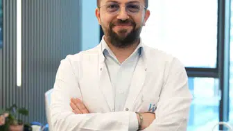 Yaz aylarında böbrek taşı riskini azaltmak için su tüketimine dikkat