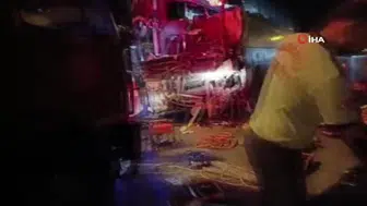 TAG otoyolunda yolcu otobüsü tıra çarptı: 2 ölü, 17 yaralı