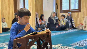 Osmaniye'de miniklerin Kur'an-ı Kerim okuma yarışmasında heyecan dolu anlar