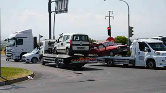 Niğde-Bor yolunda meydana gelen trafik kazasında üç kişi yaralandı