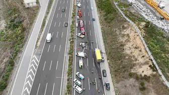 Sarıyer'de otoyolda kaza: Kamyon ile otomobil çarpıştı, yaralılar var