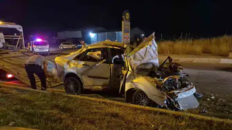 Adıyaman'da direğe çarpan otomobilde 4 kişi yaralandı