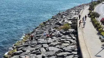 Sıcak havalarda serinlemek isteyen İstanbullular Sarayburnu'nda buluştu