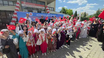 Kütahya'da yaz kursları hevesle tamamlandı: Müftü Açık öğrencilerin eğitiminin önemine dikkat çekti